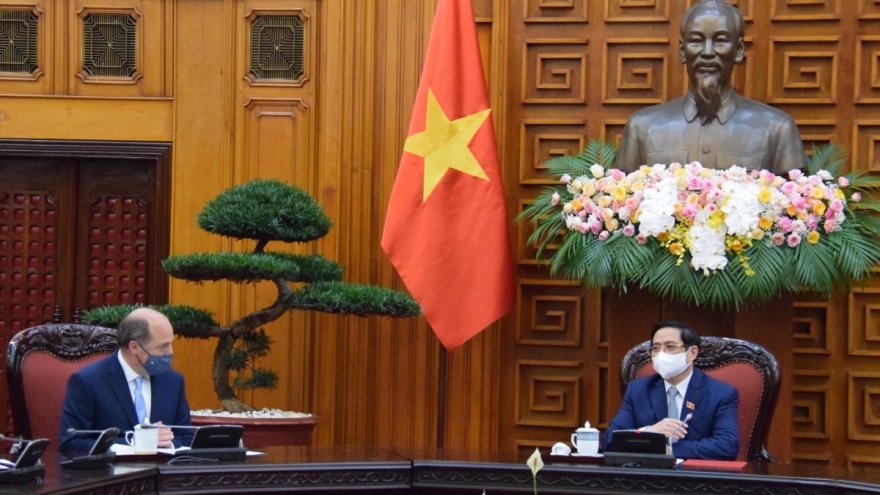 Vietnam desires UK to transfer vaccine production technology soon